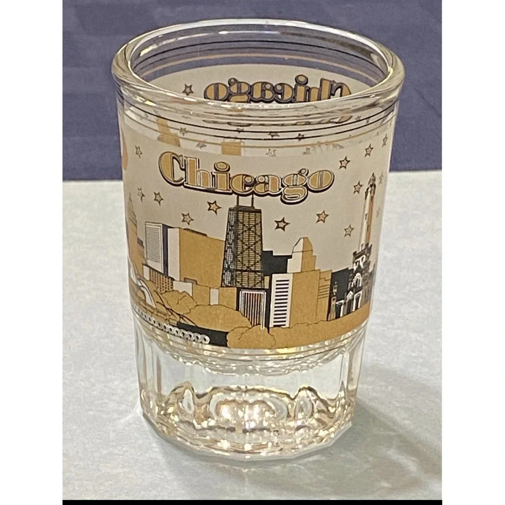 Vintage Chicago Illinois Black Gold Skyline Souvenir Shot Glass Barware